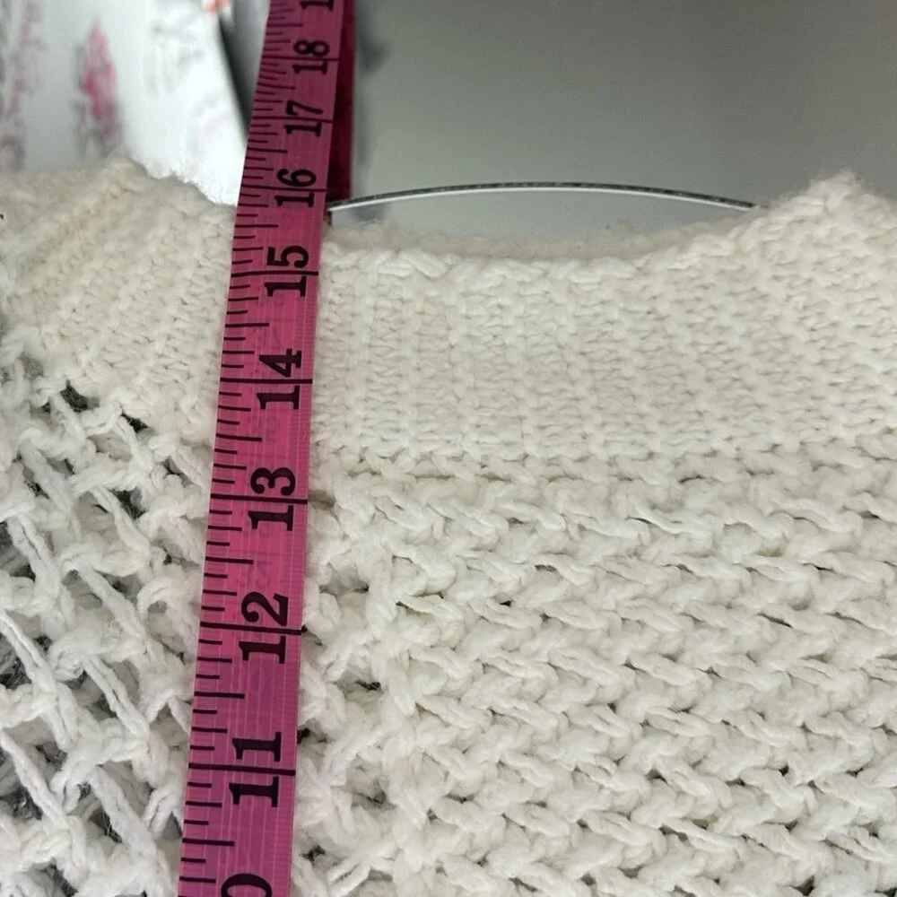 Dress knitted crochet cream white stretchy sweater open sides flowy warm cozy - Picture 4 of 4